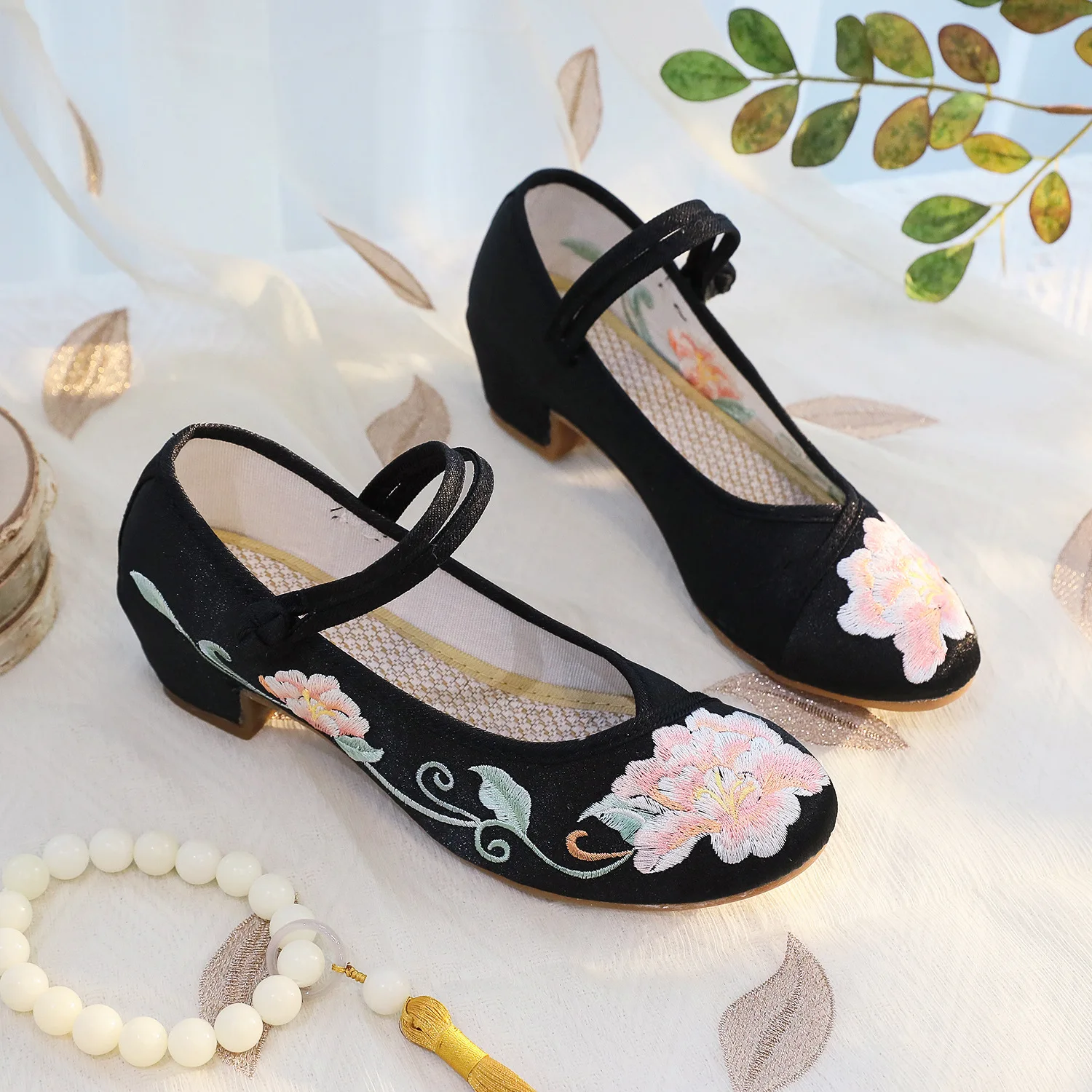 Size 34-40 Block Heel Cheongsa - Ethnic Style ulasan dan harga